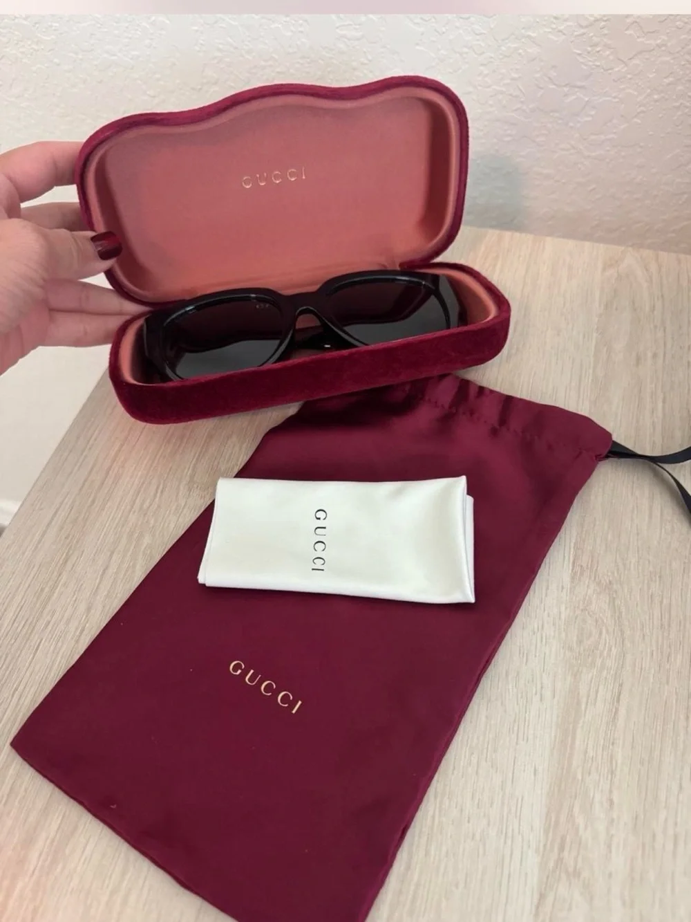 Authentic Gucci Women's Black Oversized Sunglasses with Burgundy Case